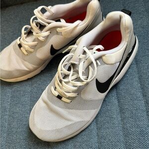 Nike Air Black and White Low-Top Sneakers with Cushioned Midsole